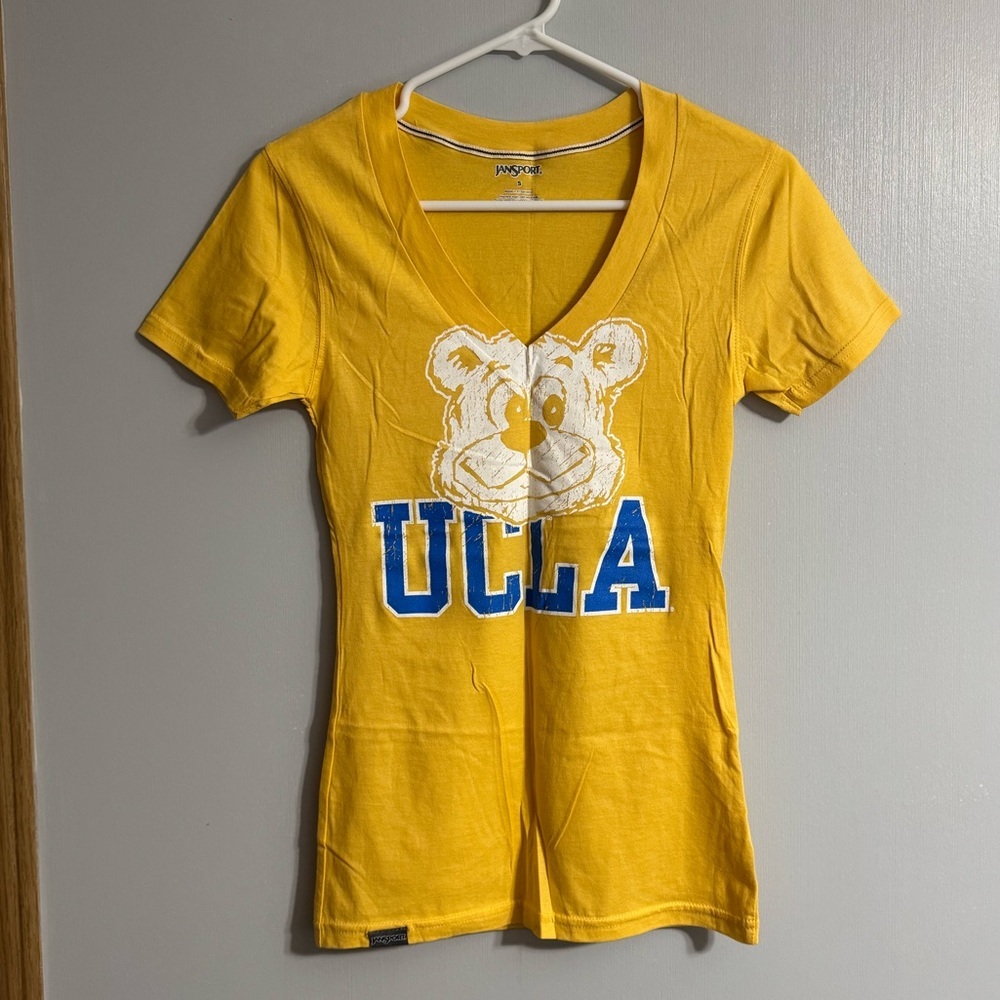 Jansport Gold UCLA Bear T-Shirt Size Small University of California Los Angeles